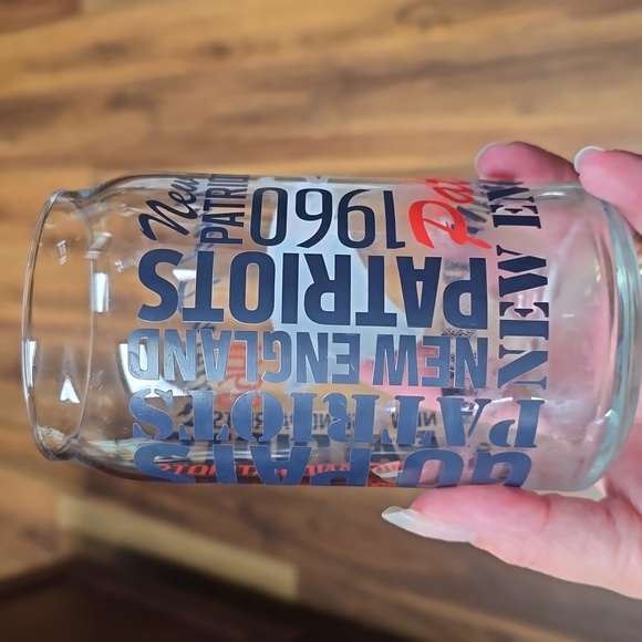 Set of New England Patriots Drink Glasses - Picture 4 of 4